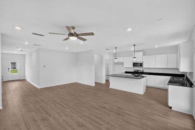 216 Groveton Court, Euharlee, GA 30145