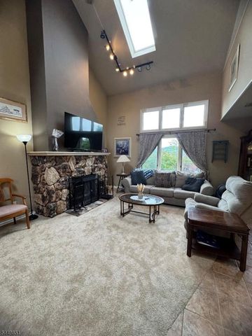7 Pevero Dr 8, Vernon Twp., NJ 07462