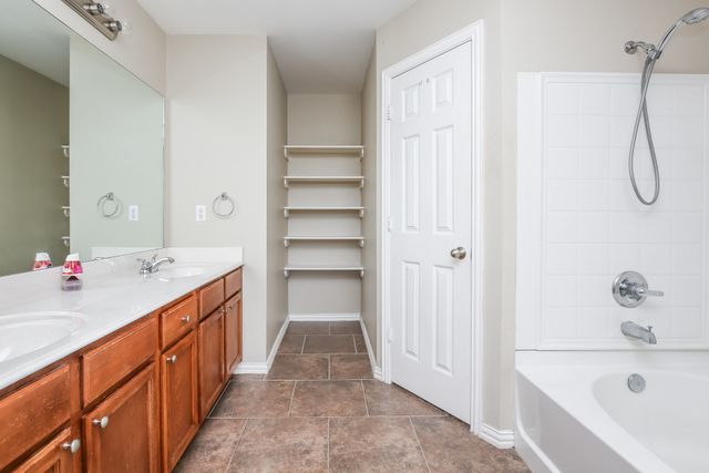 125 Currie Court, Crowley, TX 76036