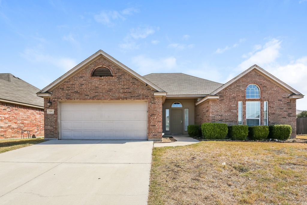 125 Currie Court, Crowley, TX 76036