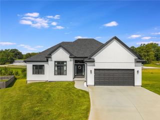 19044 Pawnee Court, St Joseph, MO 64505