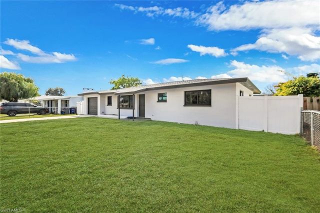 1389 Pine AVE, North Fort Myers, FL 33917