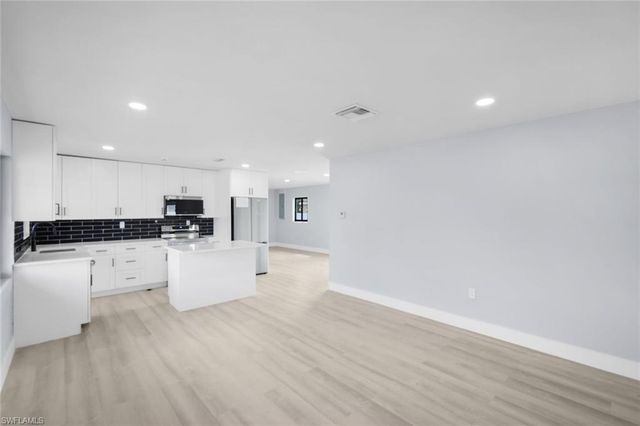 1389 Pine AVE, North Fort Myers, FL 33917