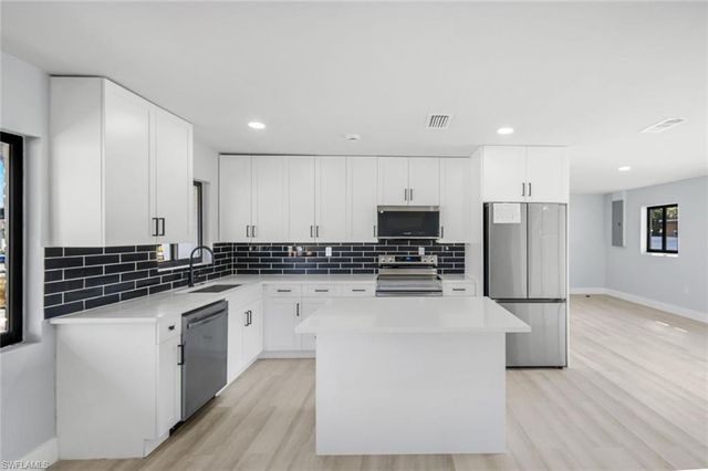 1389 Pine AVE, North Fort Myers, FL 33917