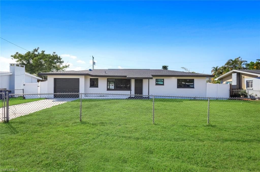 1389 Pine AVE, North Fort Myers, FL 33917