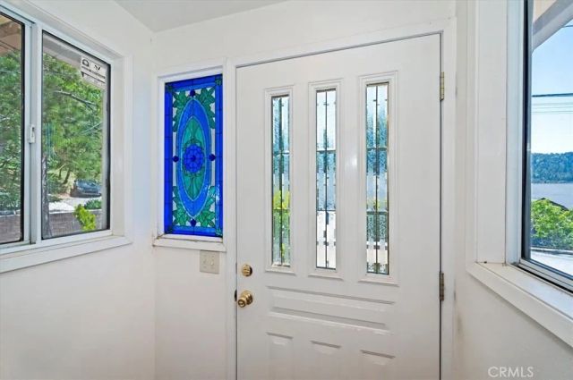 695 Arth Drive, Crestline, CA 92325