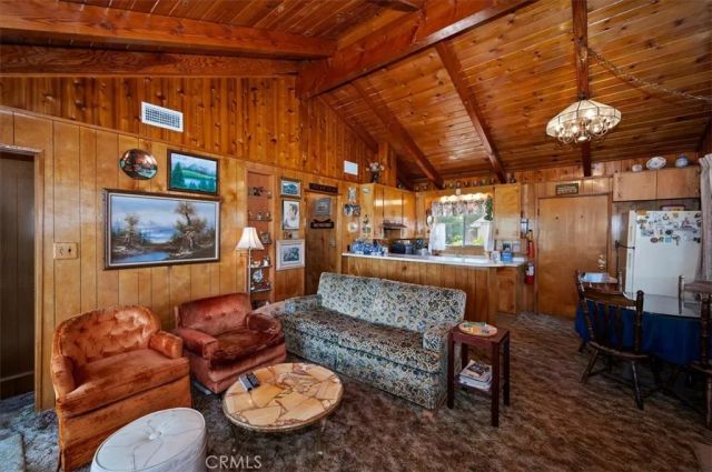 695 Arth Drive, Crestline, CA 92325