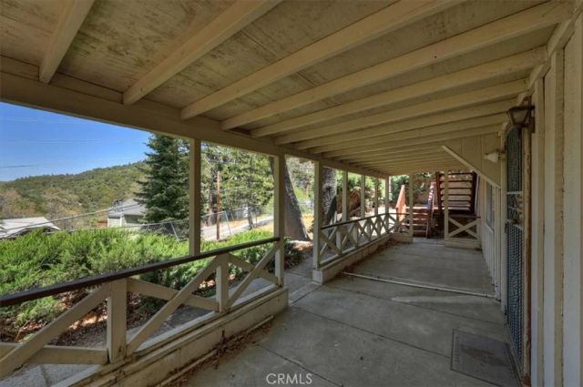 695 Arth Drive, Crestline, CA 92325