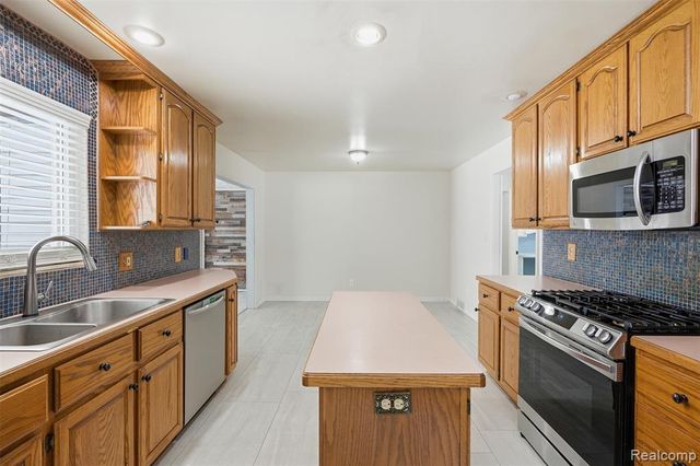 25791 Cunningham Avenue, Warren, MI 48091