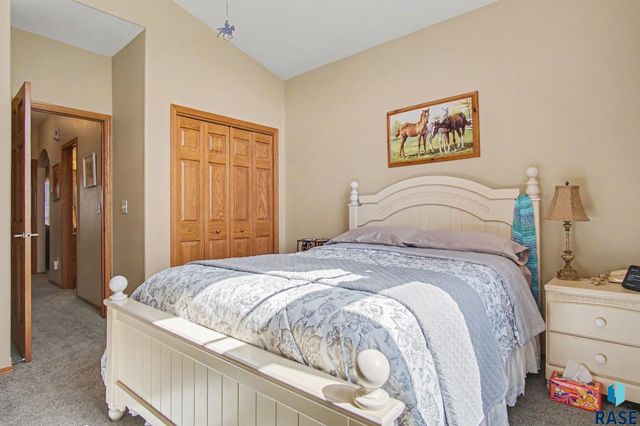 25558 472nd Ave Avenue, Renner, SD 57055