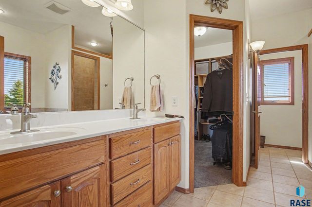 25558 472nd Ave Avenue, Renner, SD 57055