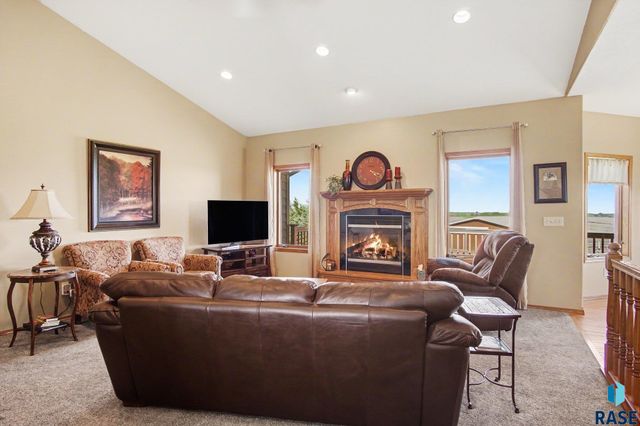 25558 472nd Ave Avenue, Renner, SD 57055