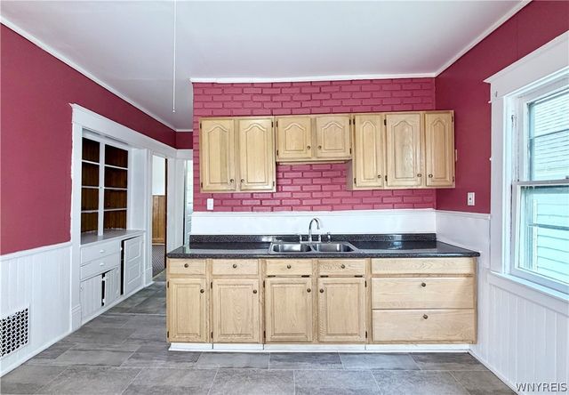 16 Victory Avenue, Lackawanna, NY 14218