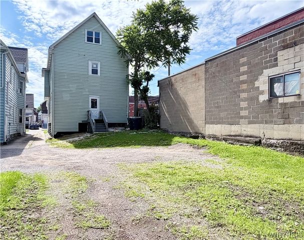 16 Victory Avenue, Lackawanna, NY 14218