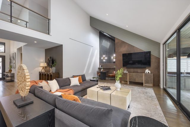 5814 Flintshire Lane, Dallas, TX 75252