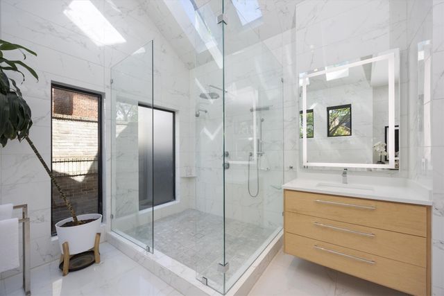 5814 Flintshire Lane, Dallas, TX 75252