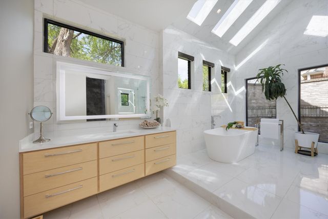 5814 Flintshire Lane, Dallas, TX 75252