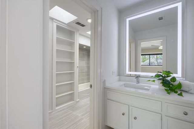 5814 Flintshire Lane, Dallas, TX 75252