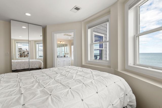 70 Moore St PH, Winthrop, MA 02152
