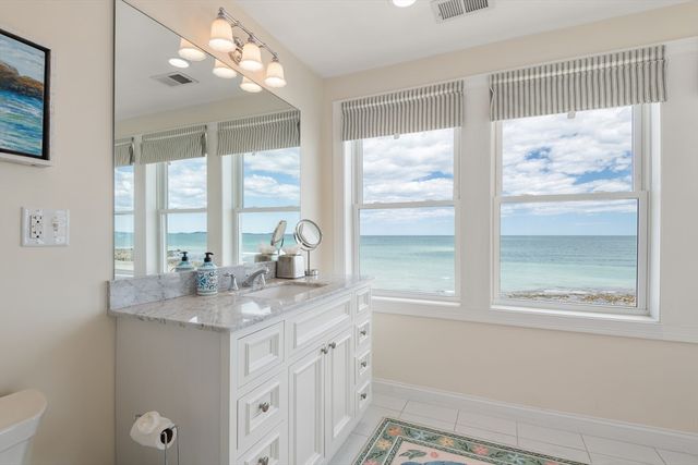 70 Moore St PH, Winthrop, MA 02152