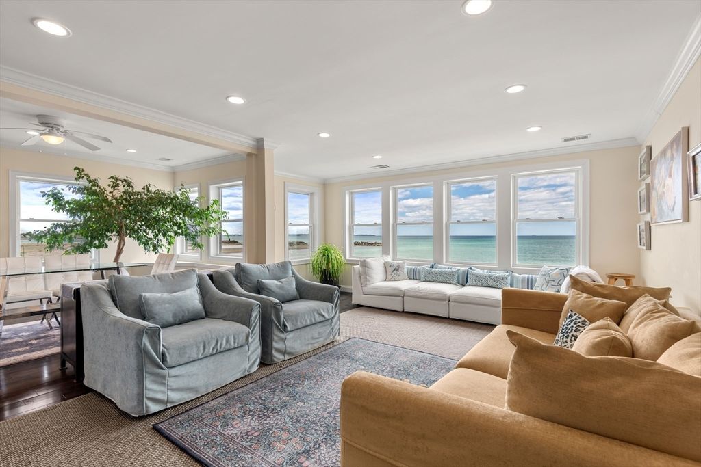 70 Moore St PH, Winthrop, MA 02152