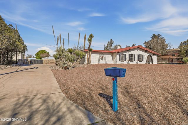 3005 Ronna Drive, Las Cruces, NM 88001