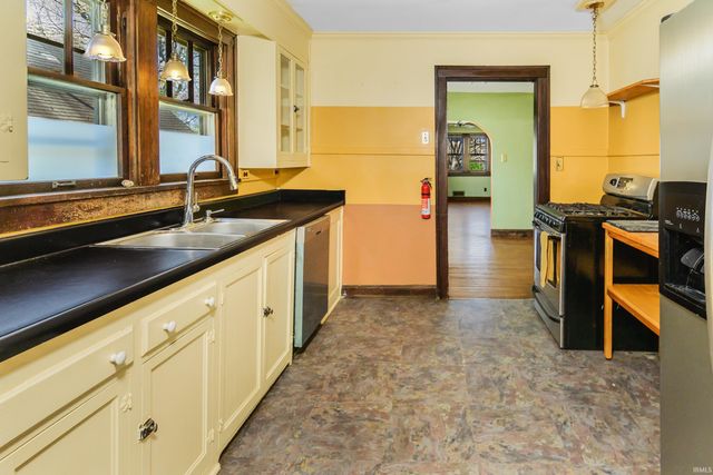 1309 S Lincoln Street, Bloomington, IN 47401