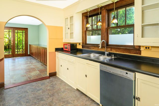 1309 S Lincoln Street, Bloomington, IN 47401