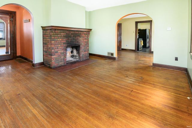 1309 S Lincoln Street, Bloomington, IN 47401