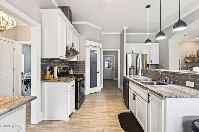 20185 Belle Vue Circle, D'iberville, MS 39540