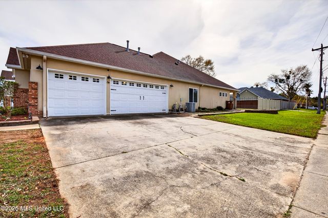 20185 Belle Vue Circle, D'iberville, MS 39540