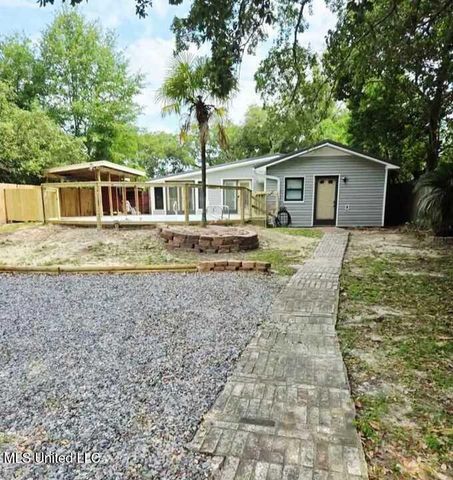 30 30th Street, Gulfport, MS 39507