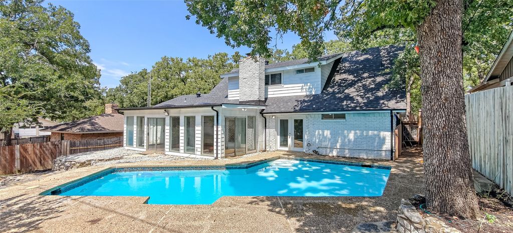 7540 Monterrey Drive, Fort Worth, TX 76112 — photo 2