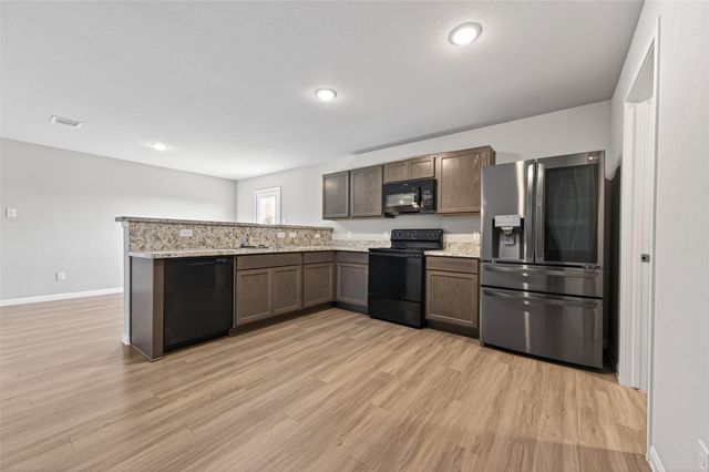 940 21st Street, Hempstead, TX 77445