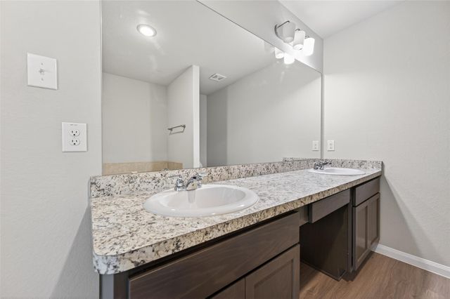 940 21st Street, Hempstead, TX 77445