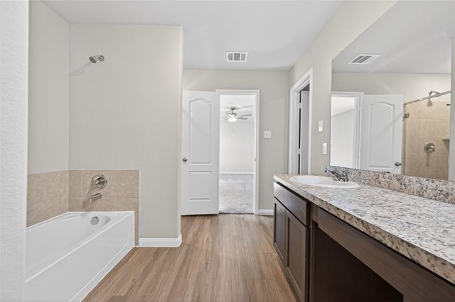 940 21st Street, Hempstead, TX 77445