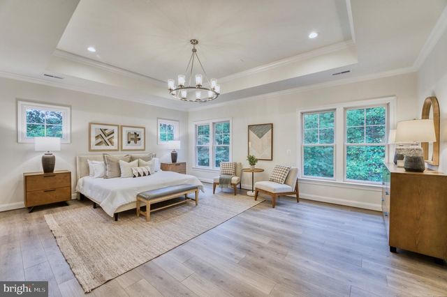 6712 MOLY DR, Falls Church, VA 22046