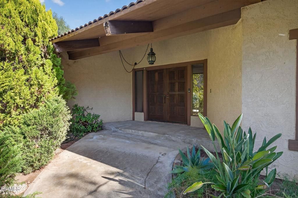 Image 8 of property listing at 2170 Ladera Road, Ojai, CA 93023