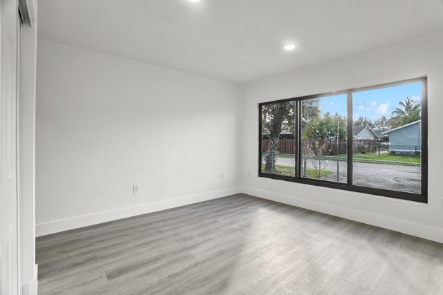 20731 NW 41st Avenue Road, Miami Gardens, FL 33055