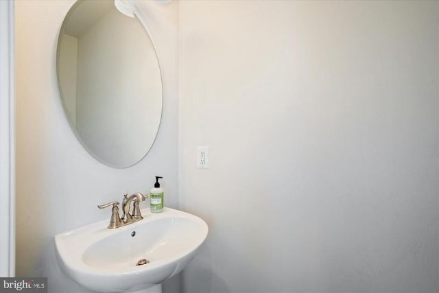 6102 CHRONICLE ST, Hyattsville, MD 20782