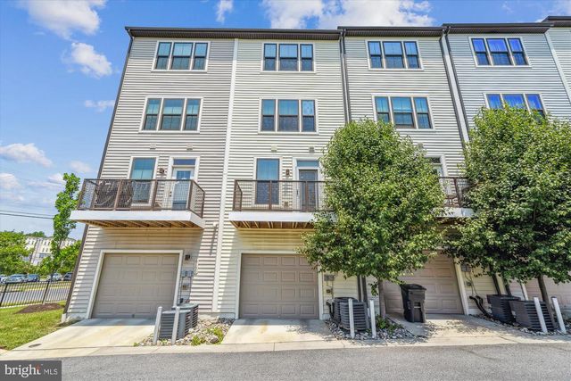 6102 CHRONICLE ST, Hyattsville, MD 20782