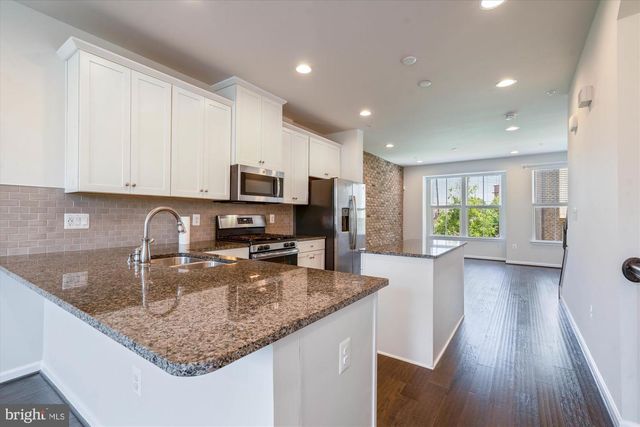 6102 CHRONICLE ST, Hyattsville, MD 20782