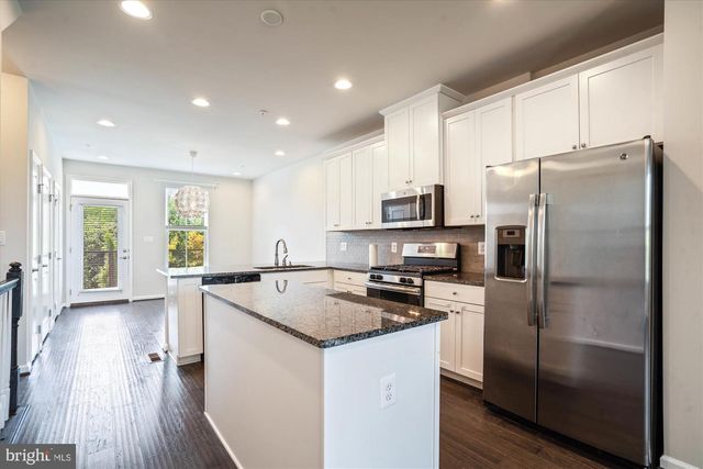6102 CHRONICLE ST, Hyattsville, MD 20782