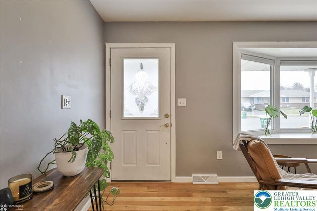 2982 Magnolia Circle, Lower Macungie Twp, PA 18062