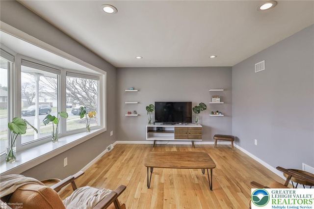 2982 Magnolia Circle, Lower Macungie Twp, PA 18062