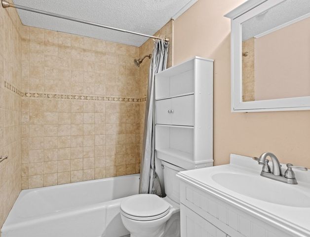 131 Creek St 5, Wrentham, MA 02093