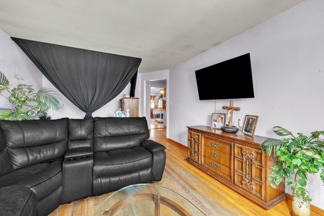 1818 N 39th Avenue, Stone Park, IL 60165
