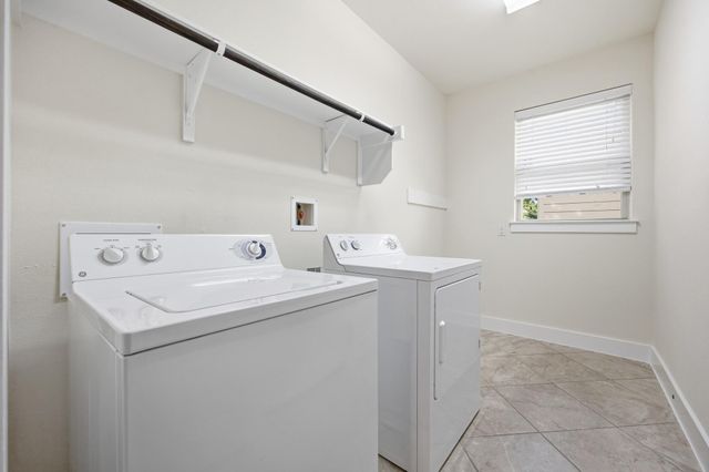 10905 Rock Island DR 57, Austin, TX 78717