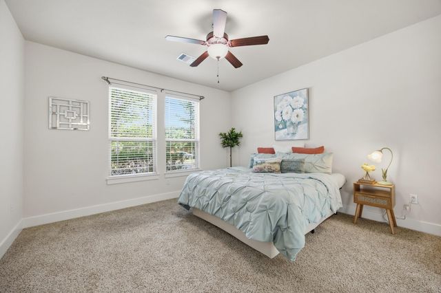10905 Rock Island DR 57, Austin, TX 78717