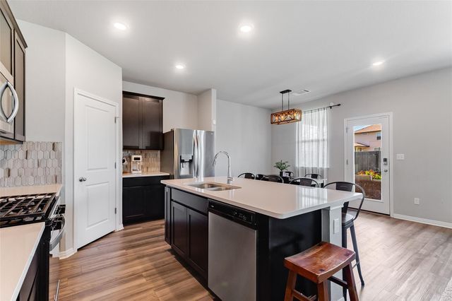 516 Longmount CV, Liberty Hill, TX 78642